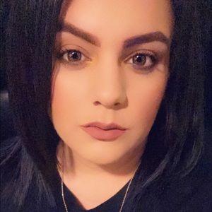 Meet your Posher, Araceli